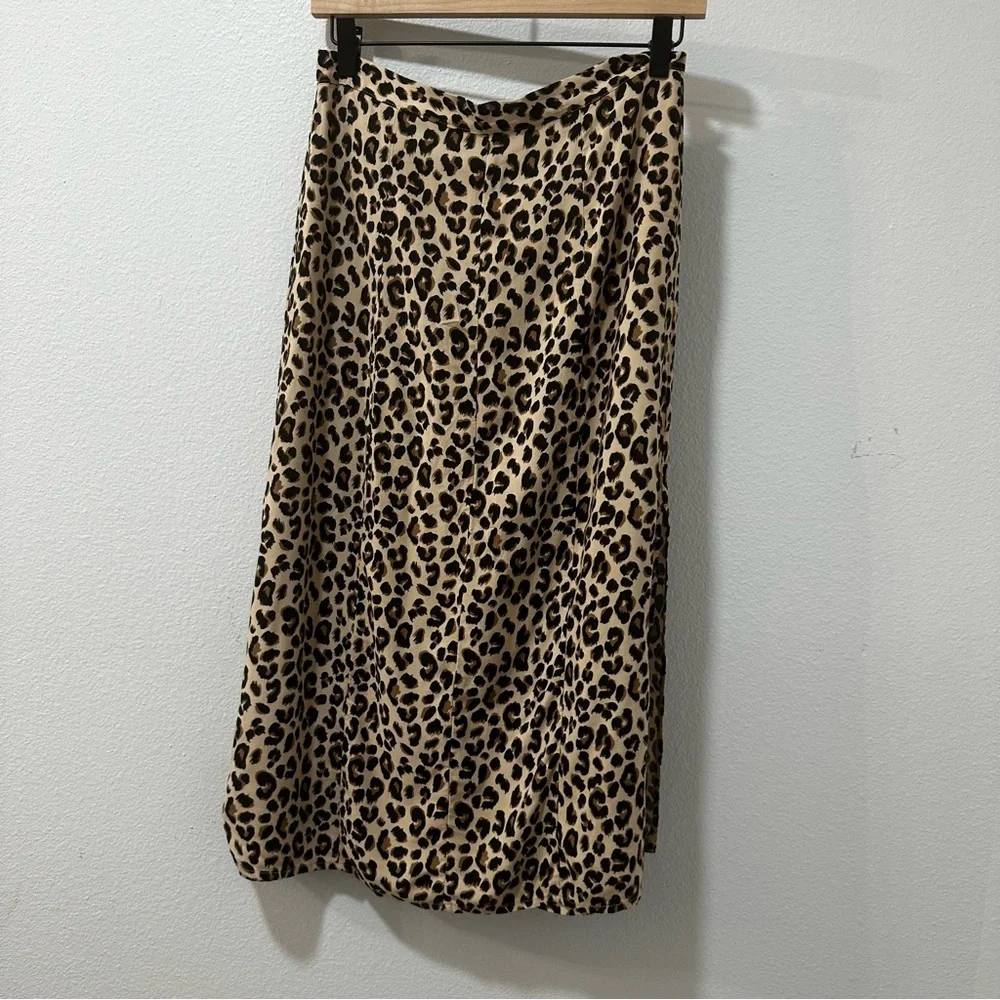H&M buttons front